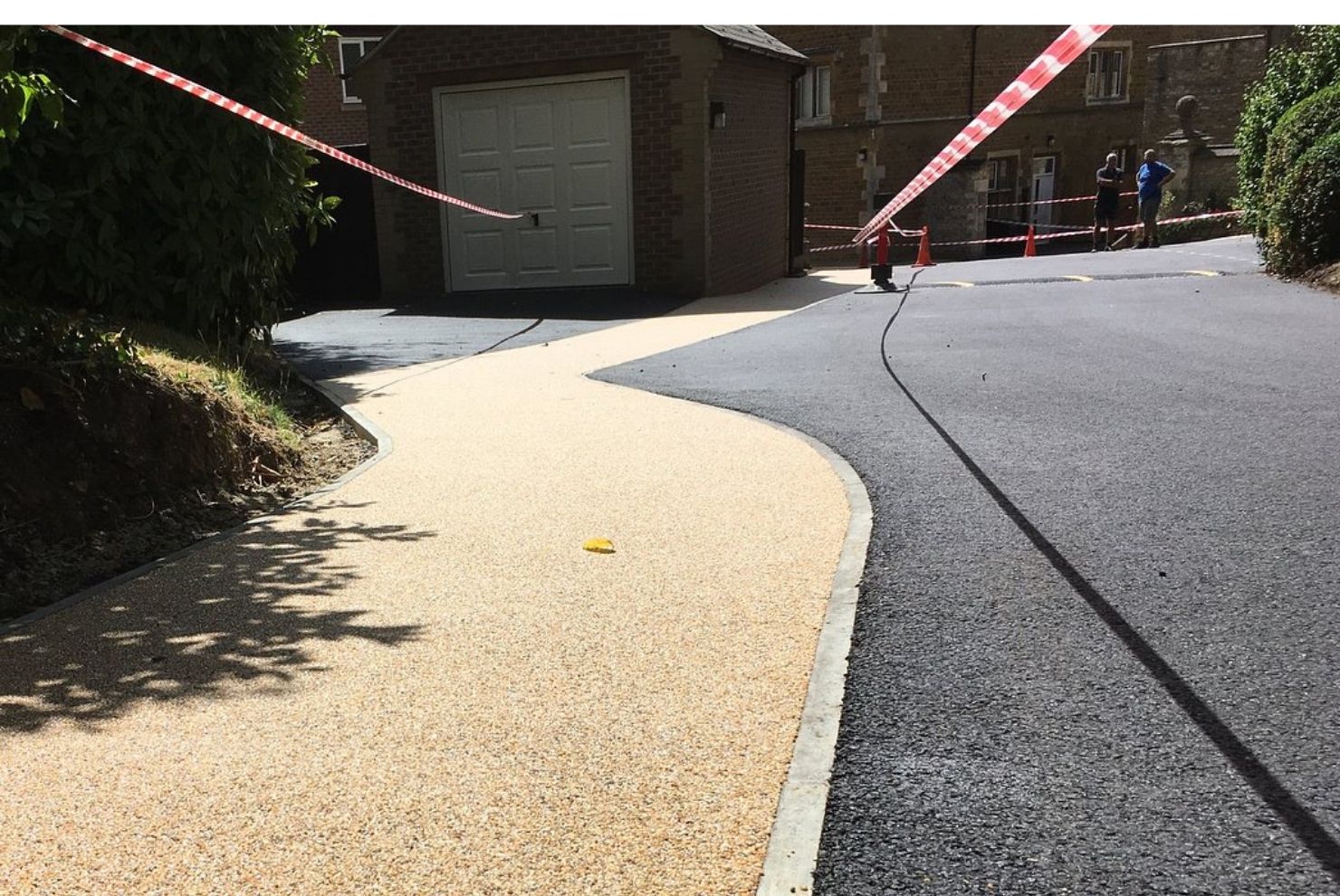 Edging Installed Between Surfacing Products